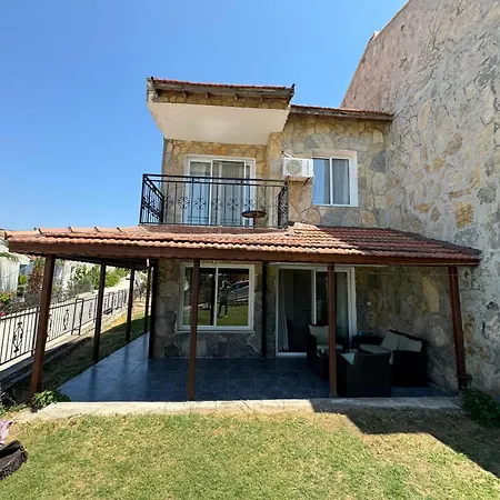 Villa Yazlik Kleopatra Koyu Yaninda Cesme