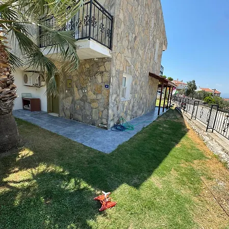 Yazlik Kleopatra Koyu Yaninda Çeşme