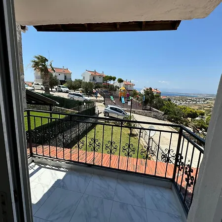 Yazlik Kleopatra Koyu Yaninda * Çeşme