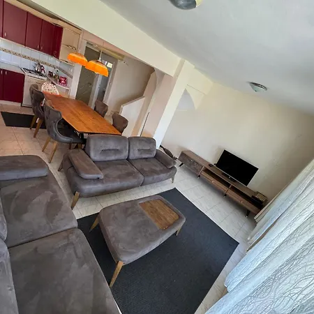 Villa Yazlik Kleopatra Koyu Yaninda Çeşme