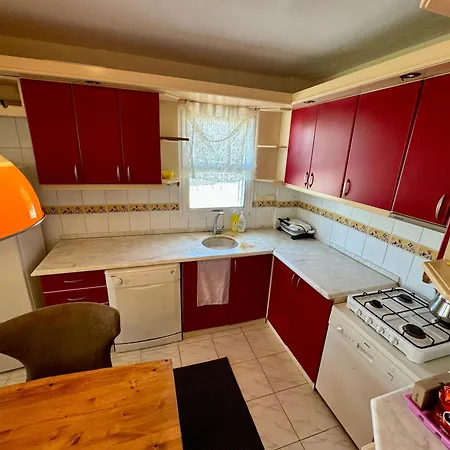 Yazlik Kleopatra Koyu Yaninda Çeşme