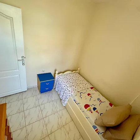 Yazlik Kleopatra Koyu Yaninda Çeşme
