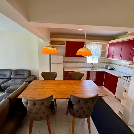 Yazlik Kleopatra Koyu Yaninda * Çeşme