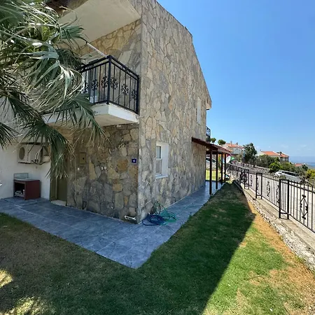 Yazlik Kleopatra Koyu Yaninda Çeşme